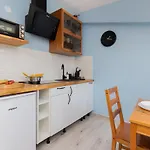 Comfy Zamkowa 400m From The By Renters Puck