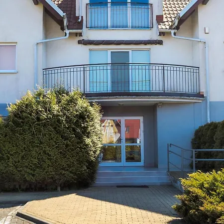 Comfy Zamkowa 400m From The By Renters Apartman *