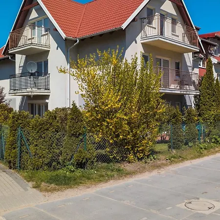 Comfy Zamkowa 400m From The By Renters Apartman *
