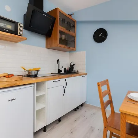 Comfy Zamkowa 400m From The By Renters Puck